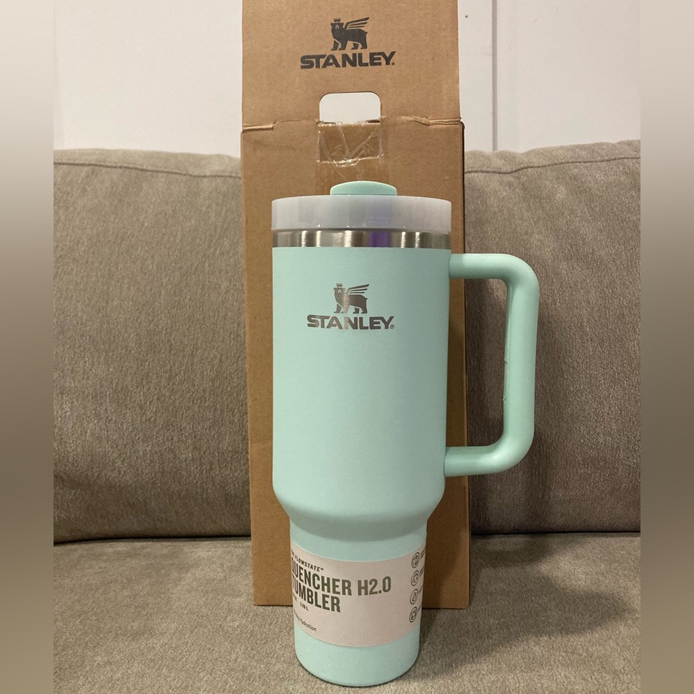 Stanley Cup -  The Quencher H2.0 Flowstate Tumbler 30oz - Mint